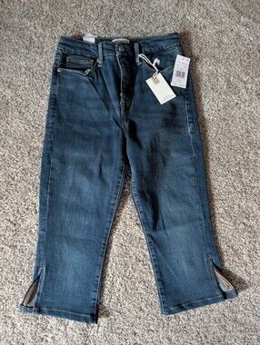NWT Good American Good Capri Jeans Medium Wash Split Hem Size 6 / 28